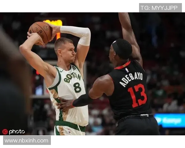 阿德巴约与塔图姆的巅峰对决谁能在赛场上笑到最后