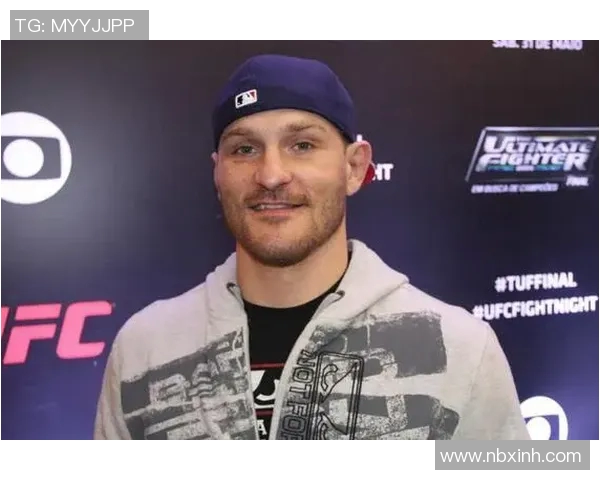 斯蒂普米欧奇与桑托斯的精彩对决揭示足球战术的魅力与激情 斯蒂普米欧奇与桑托斯的精彩对决揭示足球战术的魅力与激情